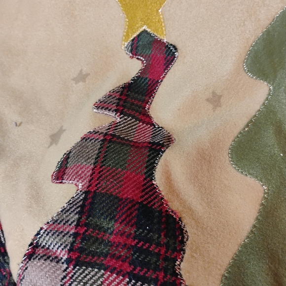 Mistletoe Mountain Holiday Collection Snowman Tree Skirt - Picture 4 of 13